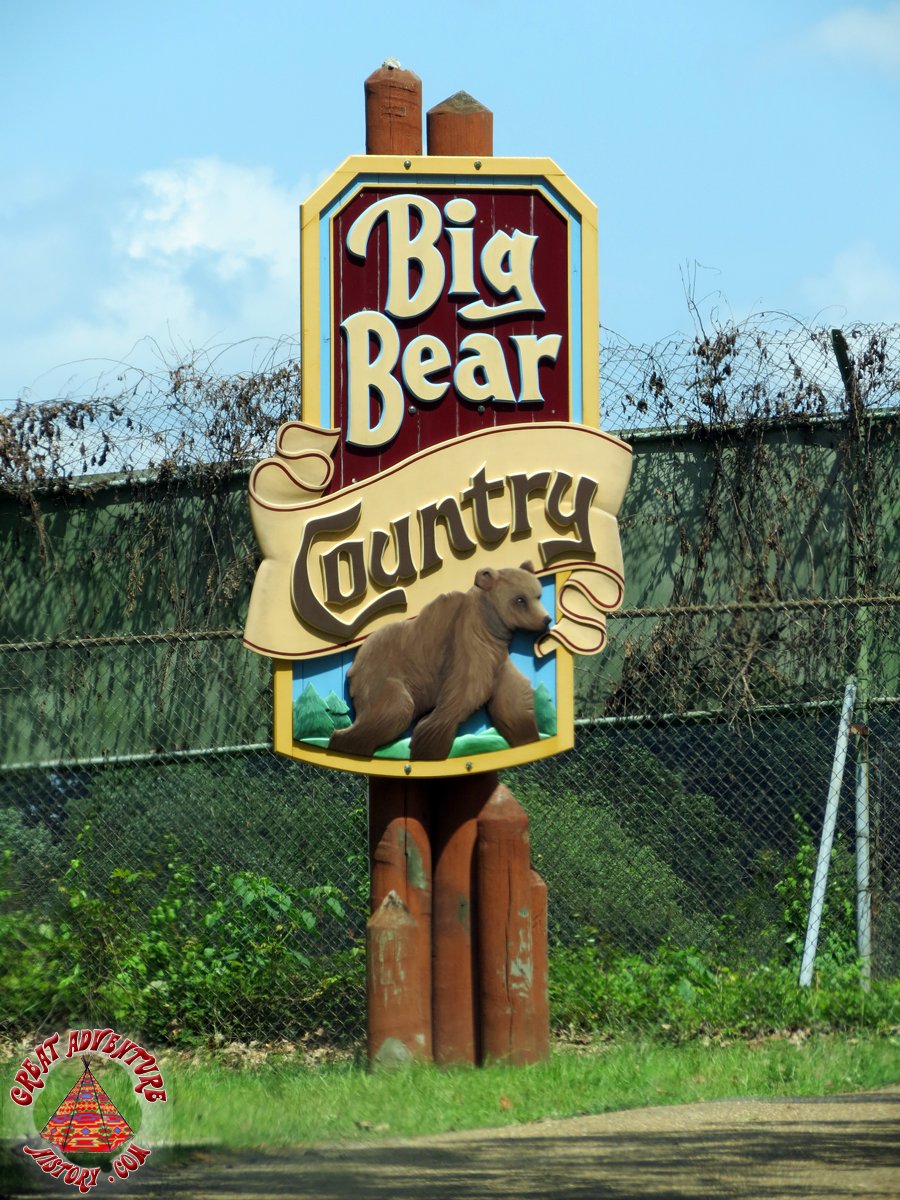 Safari Signs At Six Flags Great Adventure